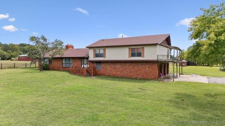 2495 W Country Club Road