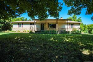 218 S Hwy 82