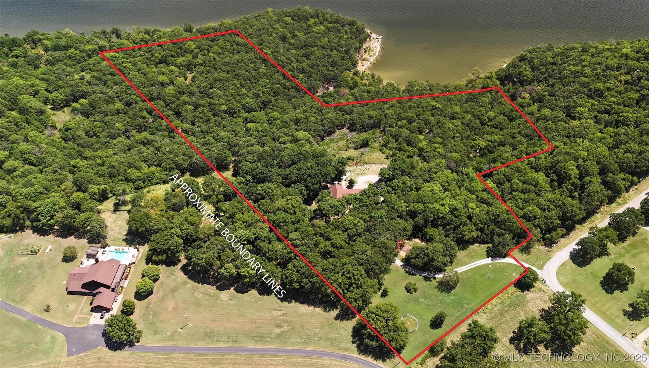 Image 2: Approx lot lines - 12.18 acres