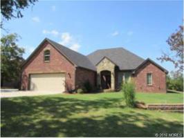 107 Five Oak Circle Drive