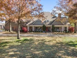 1510 NE Oakridge Drive