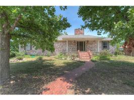 857 N Cliff Drive