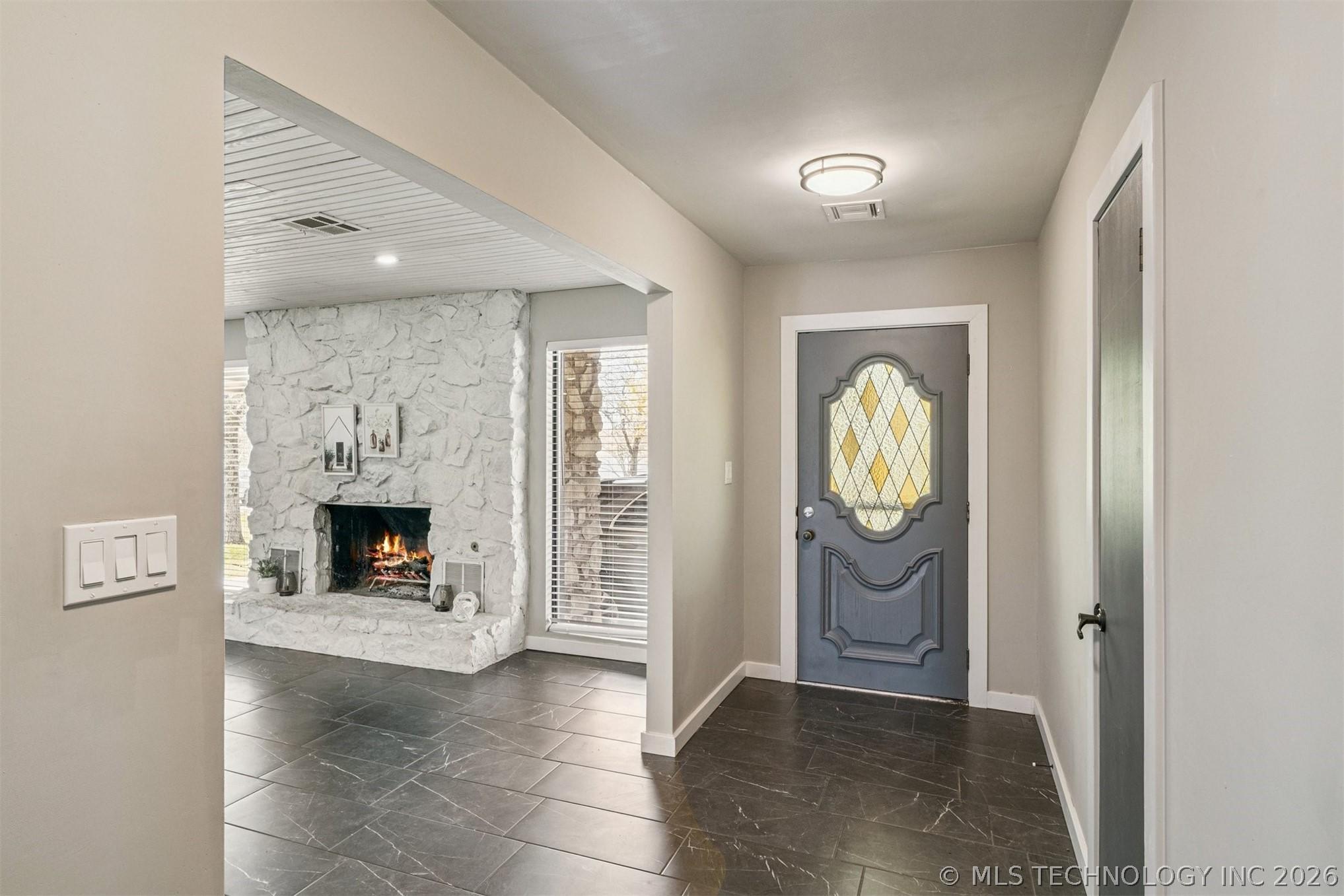 Image 3: Large Welcoming Entry