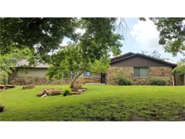 2502 Parkwood Drive