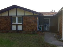 131 W Chestnut Place