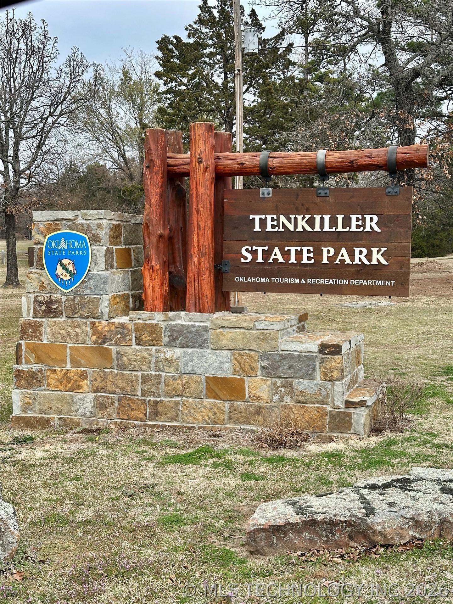 Image 2: 1/2 mile to Tenkiller State Park Entrance and the