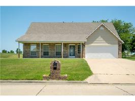 2504 SW Wolf Run Drive