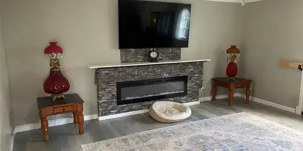 Image 3: Living room