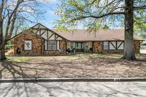 1301 Parkland Avenue