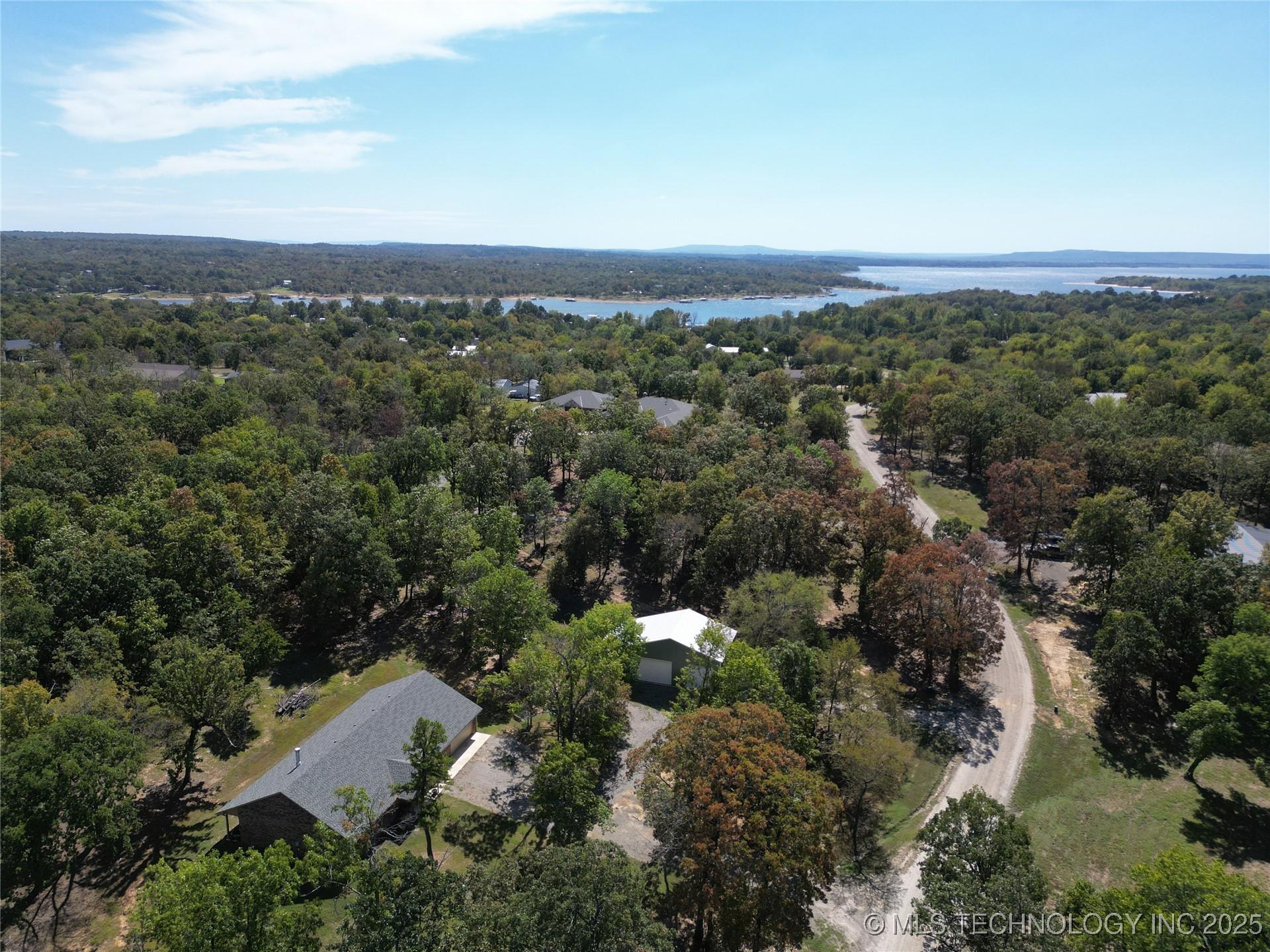 Image 3: Proximity to Lake