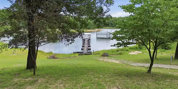 Image 3: Easy to access the boat dock