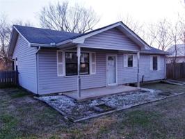 910 W Rankin Avenue