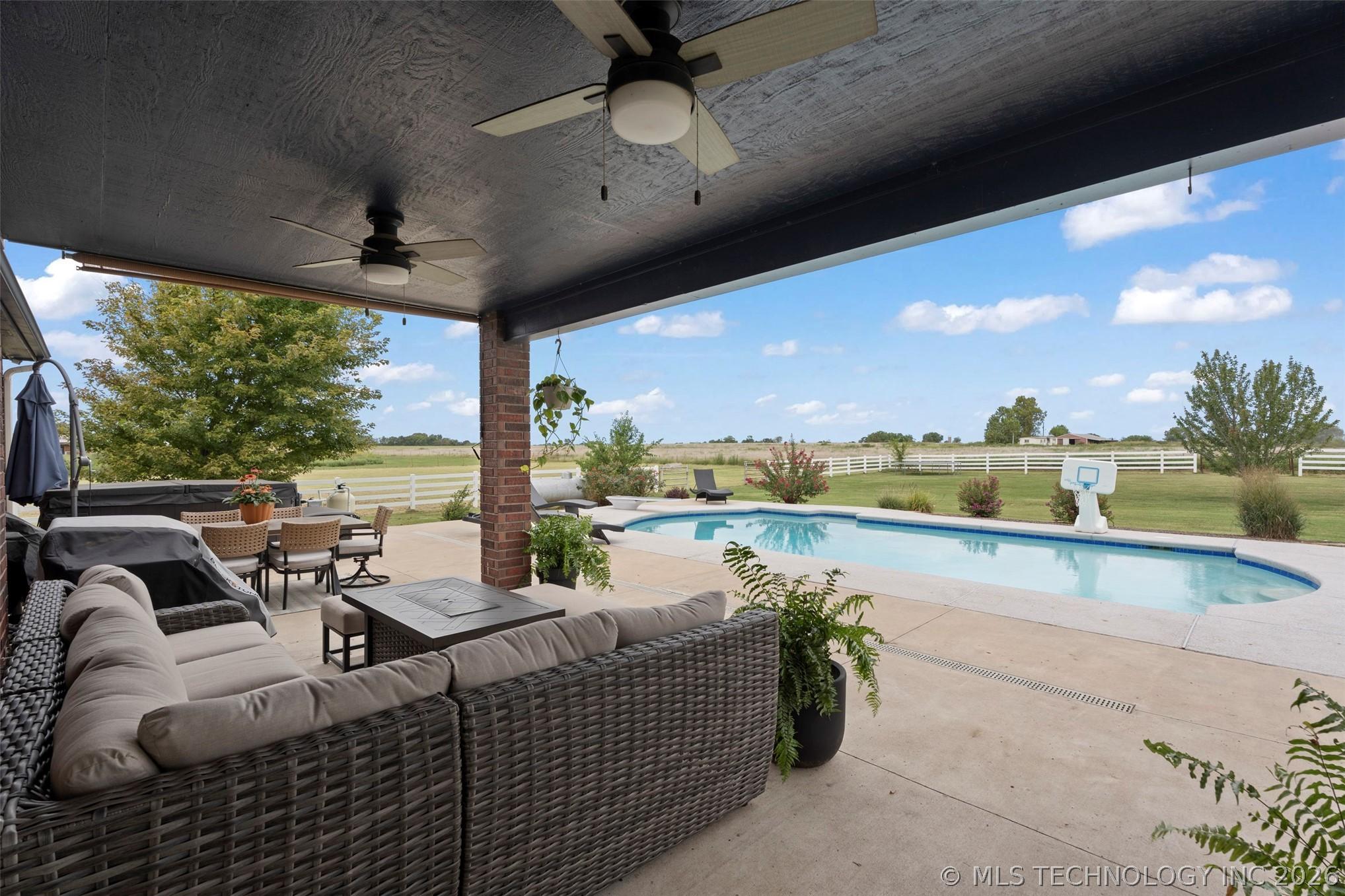 Image 4: covered patio