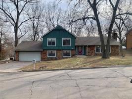 1921 W 4th Place