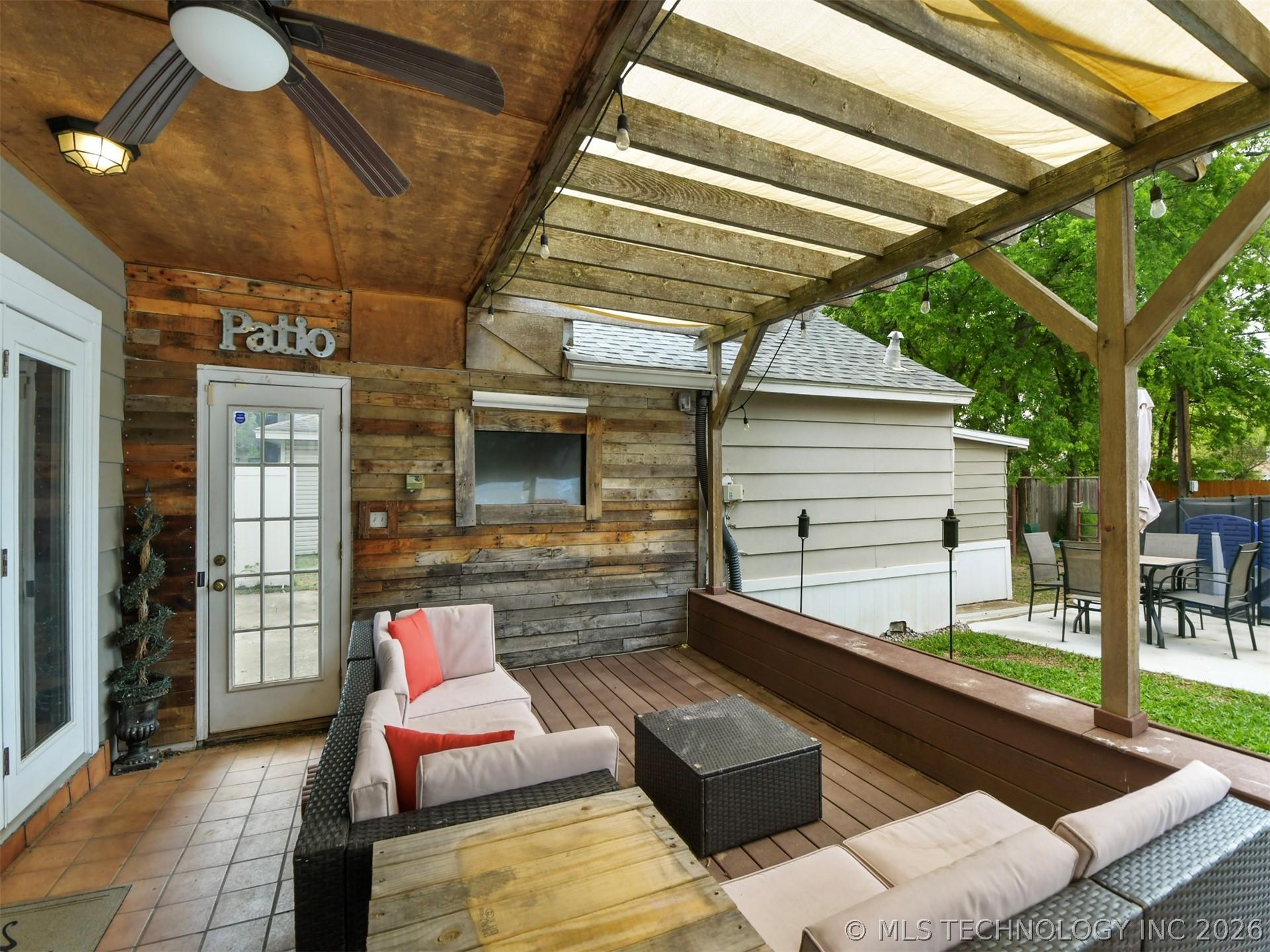 Image 3: Outdoor Patio