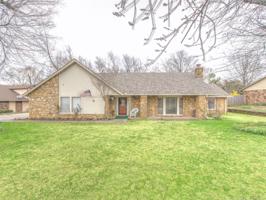 2404 W Driftwood Drive
