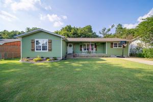 701 E Ross