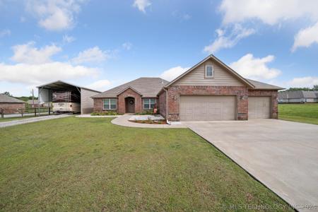 3695 W Country Road