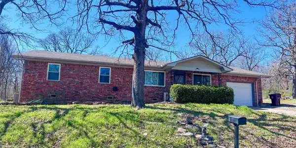 121 Gilbert Drive
