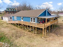 590 Lakeside Drive N