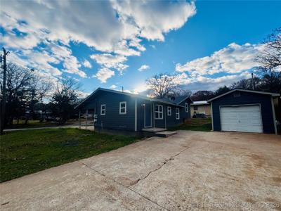 800 W Grand Avenue