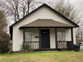 712 N Roosevelt Avenue