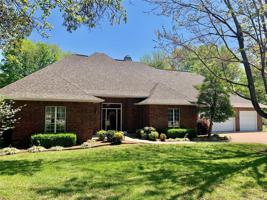 1012 NE Oakridge Circle