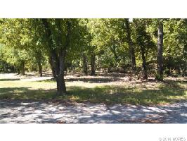 Lakeside Lane N