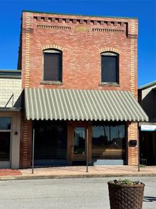 110 W CooWeeScooWee Avenue