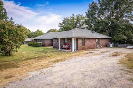 3127 Edgewood