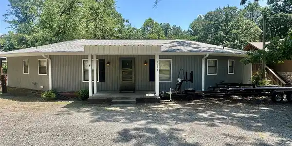 1372 Warren Road