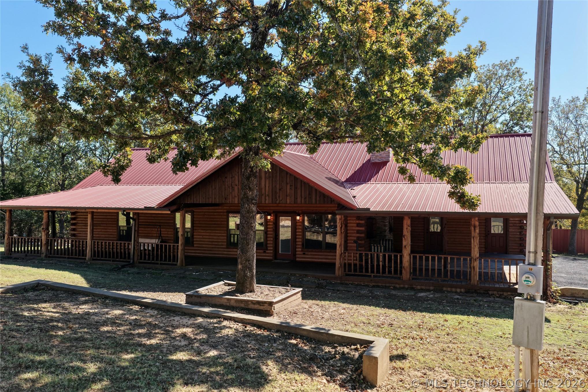 Image 3: Full view of front of home