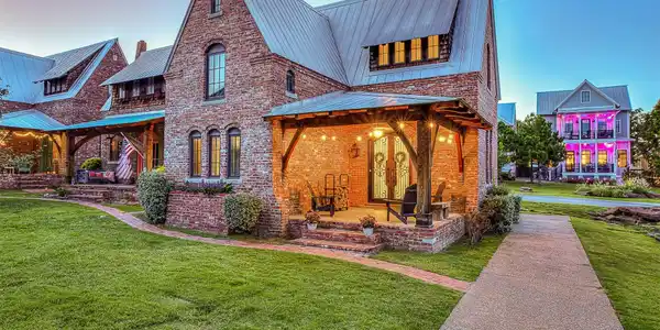 43 Redbud Street