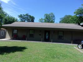 707 E Caddo Street