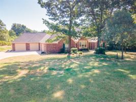 446 Lakeview Drive