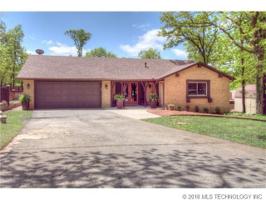 2952 W Sunset Drive