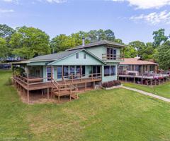 4462 Lakeshore Drive