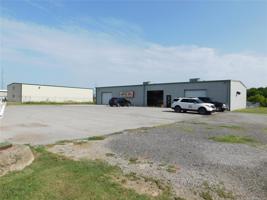 621 W Lowry Road