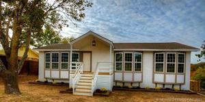 1428 E Scenic Bluff