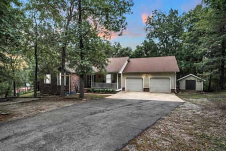 11825 Hickory Lane
