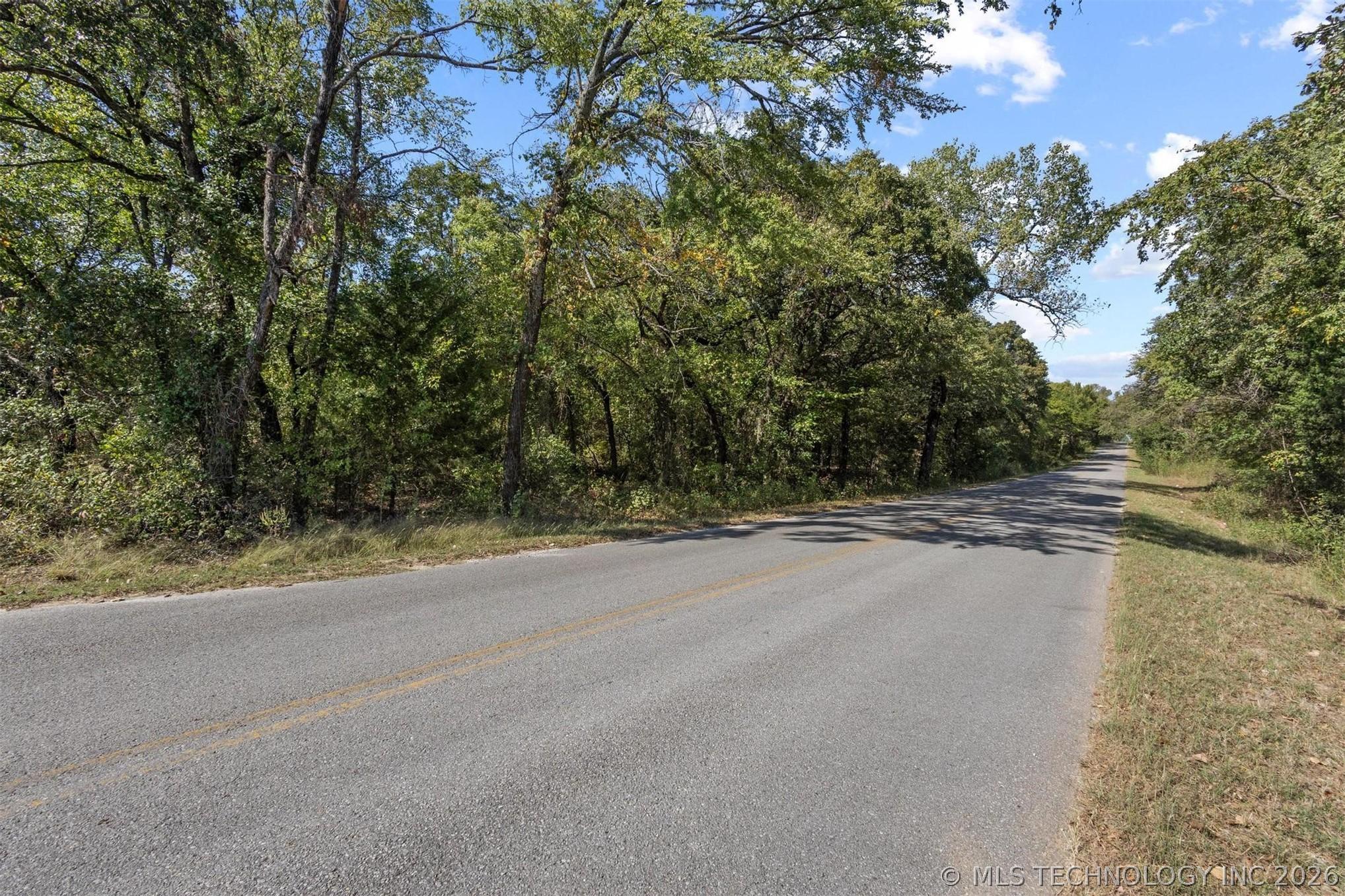 Image 2: Melvin Douglas Road View
