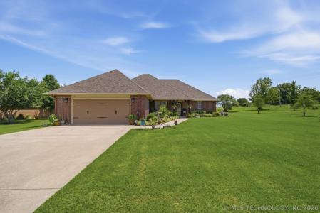 5801 Saddle Lane