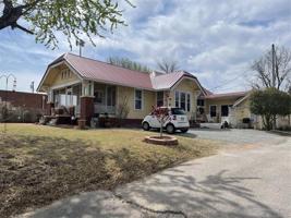 508 W Gentry Street