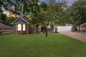 112 N Supernaw Street