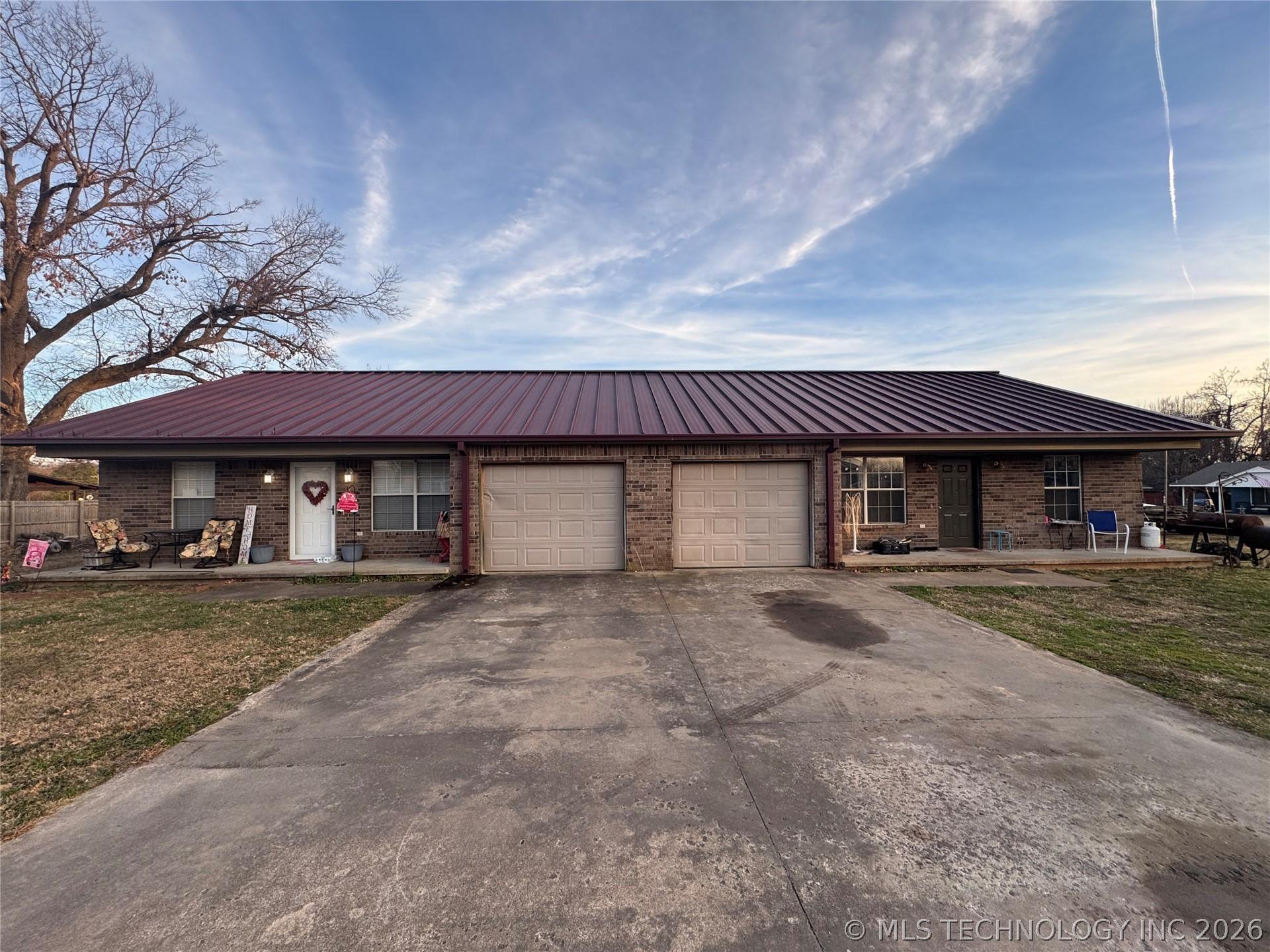 Image 1: Outside pic of both units