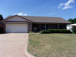 1305 Crestview Drive