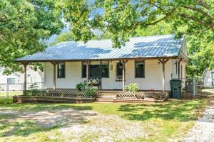 4232 S Cedar Lane