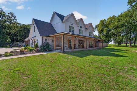 900 N 4389 Lane