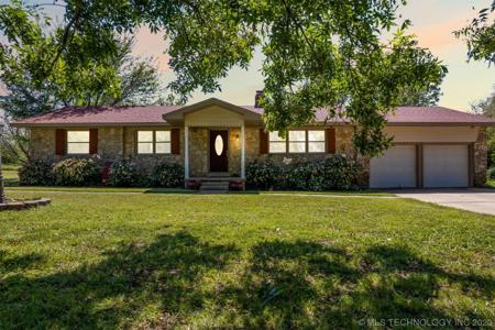 15852 E 320 Road