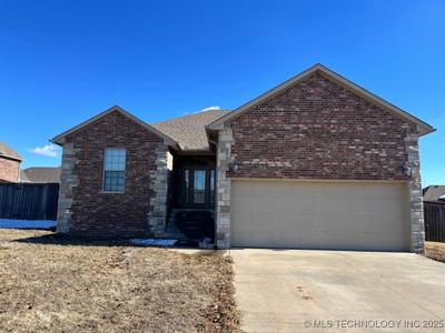 914 Waterstone Drive